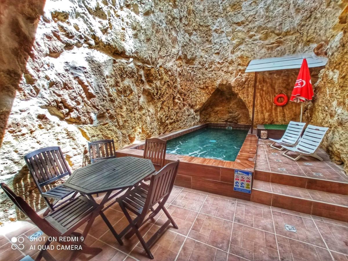 Town House With Private Pool In Village Centre Kalkara Luaran gambar