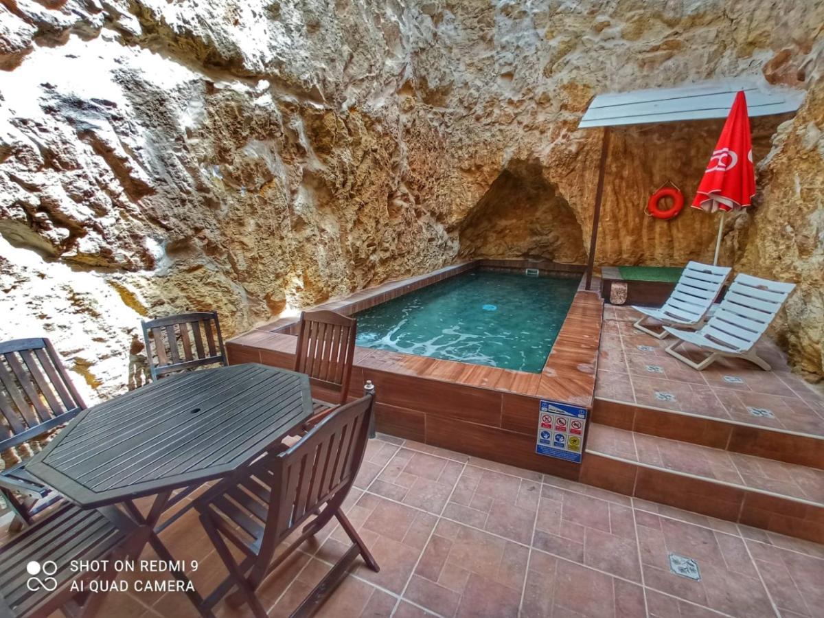 Town House With Private Pool In Village Centre Kalkara Luaran gambar
